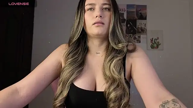 Veronika  Winslow  online show from 04.28.26