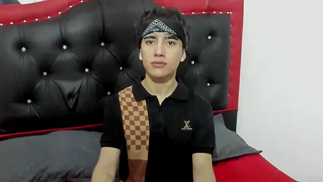 Snapshot of Thiago_Divine_ chatting on 10.20.25 Thiago Divine  online show from 10.20.25