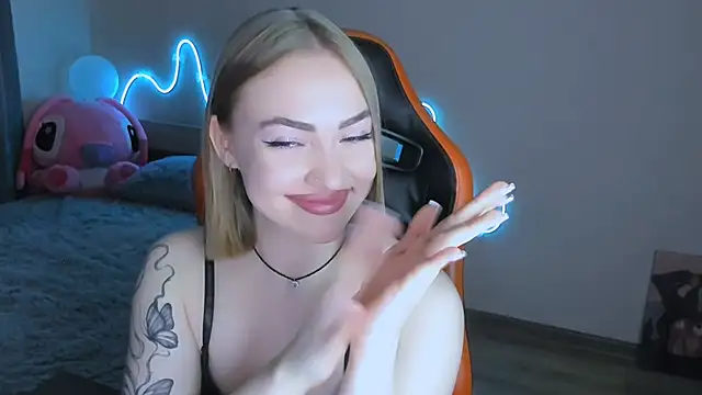 LaraKrein lk online show from 02.21.26