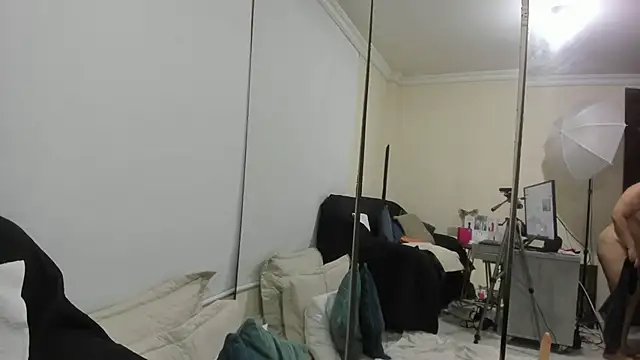 kiraGeiner online show from 11.16.25