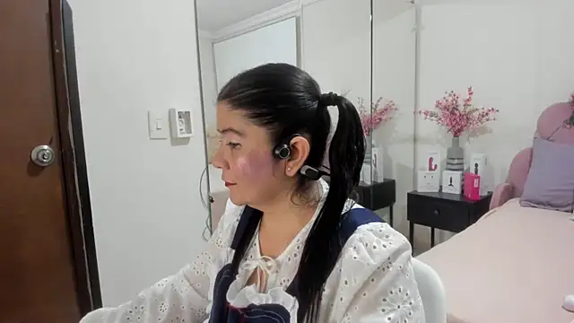 kiraGeiner online show from 01.15.26