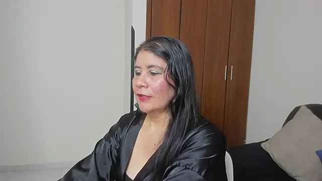 kiraGeiner online show from 05.24.26