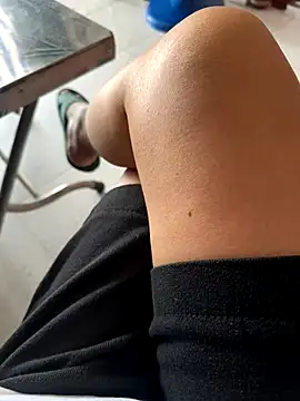 Snapshot of sharon-Hanna chatting on 11.22.25 sharon-Hanna online show from 11.22.25