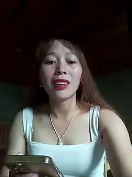 Snapshot of Bianly chatting on 10.31.25 Bianly online show from 10.31.25