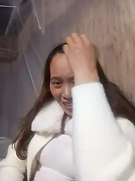 Snapshot of Bianly chatting on 11.13.25 Bianly online show from 11.13.25