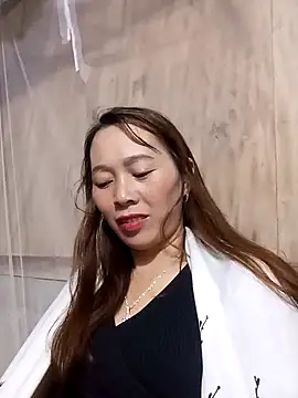 Snapshot of Bianly chatting on 11.24.25 Bianly online show from 11.24.25