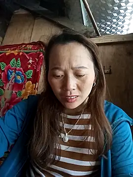 Snapshot of Bianly chatting on 11.29.25 Bianly online show from 11.29.25