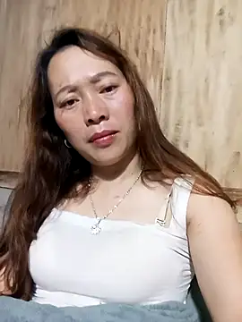 Snapshot of Bianly chatting on 12.04.25 Bianly online show from 12.04.25