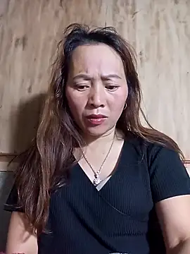 Snapshot of Bianly chatting on 12.19.25 Bianly online show from 12.19.25