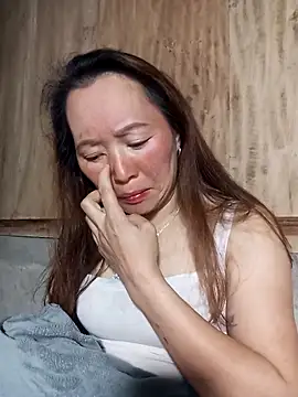 Snapshot of Bianly chatting on 12.22.25 Bianly online show from 12.22.25