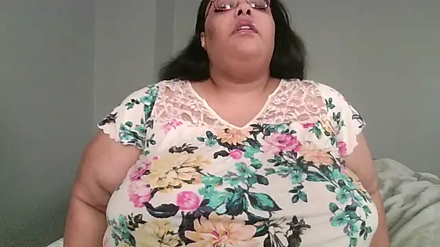 SexyBBW10790 online show from 04.21.26