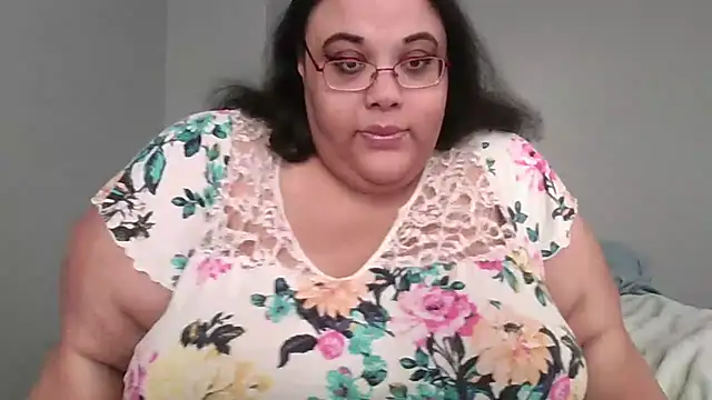 SexyBBW10790 online show from 04.24.26
