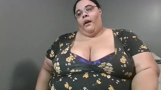SexyBBW10790 online show from 04.29.26