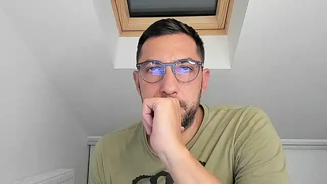 Snapshot of sweetoyboy777 chatting on 10.08.25 sweetoyboy777 online show from 10.08.25