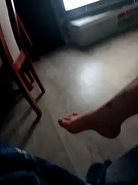 Snapshot of KissMeAss9387 chatting on 11.21.25 KissMeAss9387 online show from 11.21.25