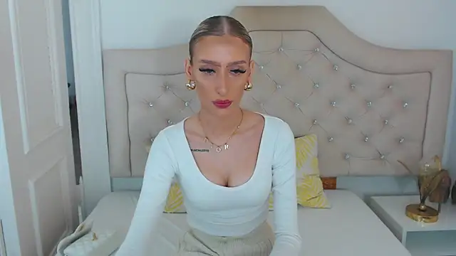 Snapshot of NatalieSensual chatting on 05.15.26 NatalieSensual online show from 05.15.26