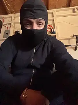 Snapshot of Shankortiz chatting on 12.19.25 Shankortiz online show from 12.19.25