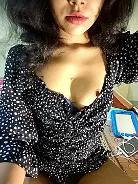 Snapshot of Snaya-baby chatting on 10.14.25 Snaya-baby online show from 10.14.25