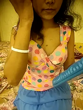 Snapshot of Snaya-baby chatting on 11.09.25 Snaya-baby online show from 11.09.25