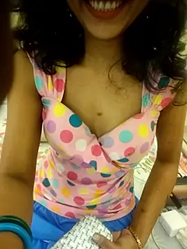 Snapshot of Snaya-baby chatting on 11.26.25 Snaya-baby online show from 11.26.25