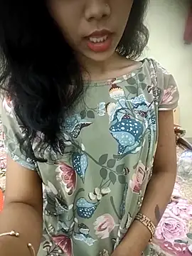 Snapshot of Snaya-baby chatting on 12.17.25 Snaya-baby online show from 12.17.25