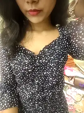 Snapshot of Snaya-baby chatting on 12.20.25 Snaya-baby online show from 12.20.25