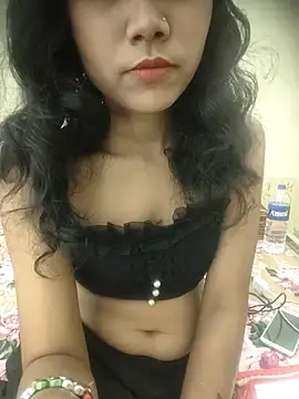 Snapshot of Snaya-baby chatting on 12.21.25 Snaya-baby online show from 12.21.25