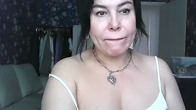 Monica-Mia online show from 02.05.26