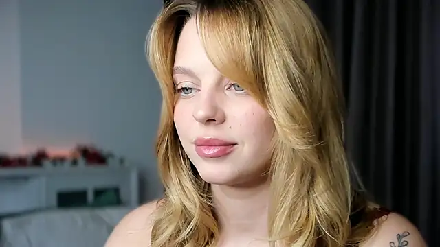 Snapshot of LilyFlamee chatting on 01.06.26 LilyFlamee online show from 01.06.26