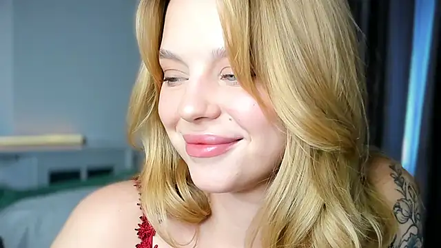 Snapshot of LilyFlamee chatting on 01.15.26 LilyFlamee online show from 01.15.26