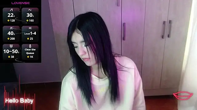 Snapshot of Velvet_28 chatting on 10.28.25 Velvet 28 online show from 10.28.25