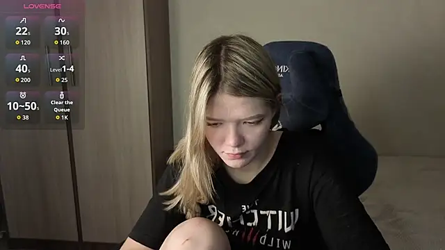 Snapshot of KatanaSVibe chatting on 12.01.25 KatanaSVibe online show from 12.01.25