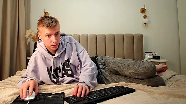 Snapshot of MrSexyCum4U chatting on 09.14.25 MrSexyCum4U online show from 09.14.25