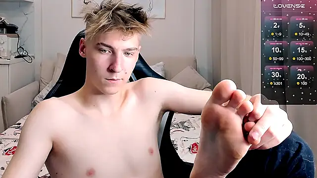 Snapshot of MrSexyCum4U chatting on 11.21.25 MrSexyCum4U online show from 11.21.25