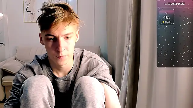 Snapshot of MrSexyCum4U chatting on 11.27.25 MrSexyCum4U online show from 11.27.25