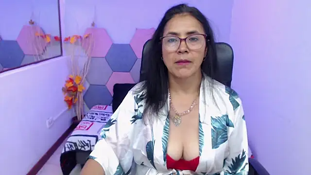 Snapshot of AmandaPeet chatting on 10.09.25 AmandaPeet online show from 10.09.25