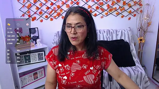 Snapshot of AmandaPeet chatting on 12.15.25 AmandaPeet online show from 12.15.25