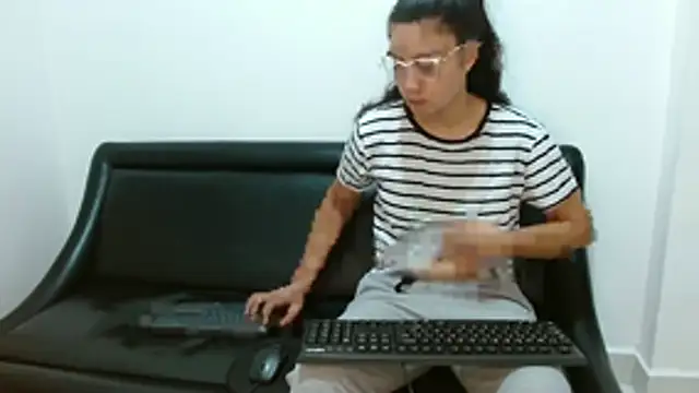 Arieeel 09 online show from 10.17.25