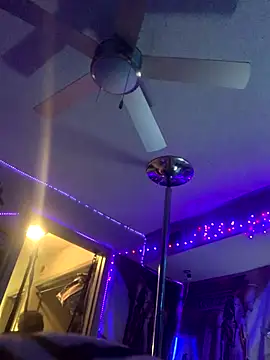 Snapshot of Triggerhappycj100 chatting on 10.31.25 Triggerhappycj100 online show from 10.31.25