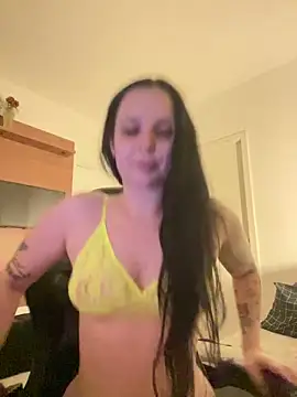 yumi-hot online show from 02.27.26