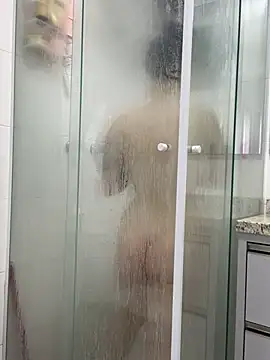 yumi-hot online show from 04.16.26