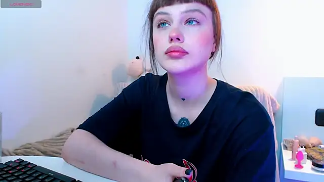 Snapshot of Pizda-Drozda chatting on 05.16.26 Pizda-Drozda online show from 05.16.26