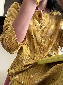 modelnishu online show from 02.15.26