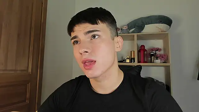 Snapshot of mystic_evan chatting on 10.26.25 mystic evan online show from 10.26.25