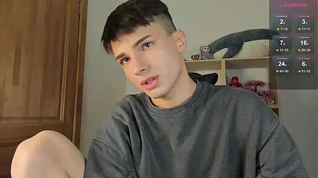 Snapshot of mystic_evan chatting on 11.13.25 mystic evan online show from 11.13.25