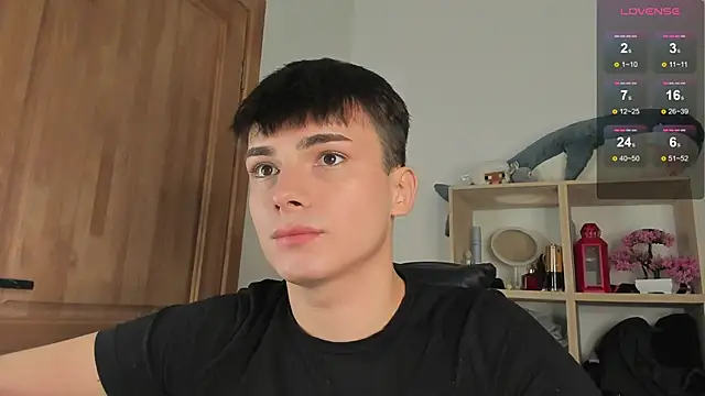 Snapshot of mystic_evan chatting on 11.26.25 mystic evan online show from 11.26.25