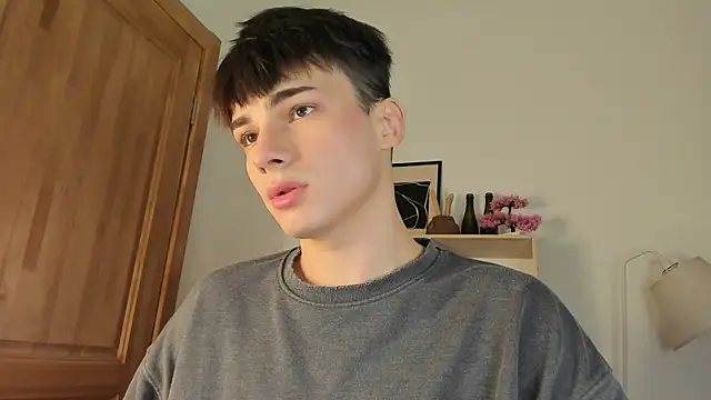 Snapshot of mystic_evan chatting on 12.05.25 mystic evan online show from 12.05.25