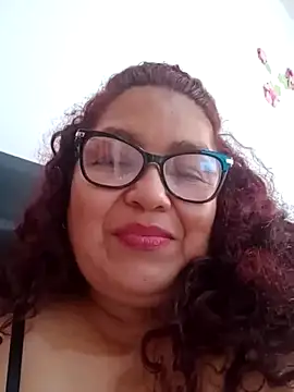 Snapshot of ladytropical1 chatting on 11.08.25 ladytropical1 online show from 11.08.25