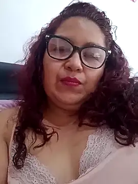 Snapshot of ladytropical1 chatting on 11.12.25 ladytropical1 online show from 11.12.25