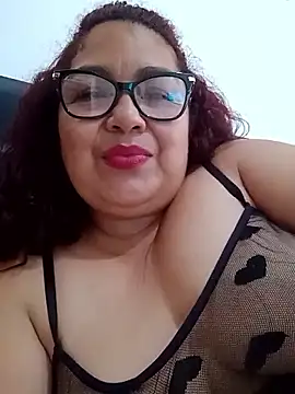 Snapshot of ladytropical1 chatting on 01.10.26 ladytropical1 online show from 01.10.26